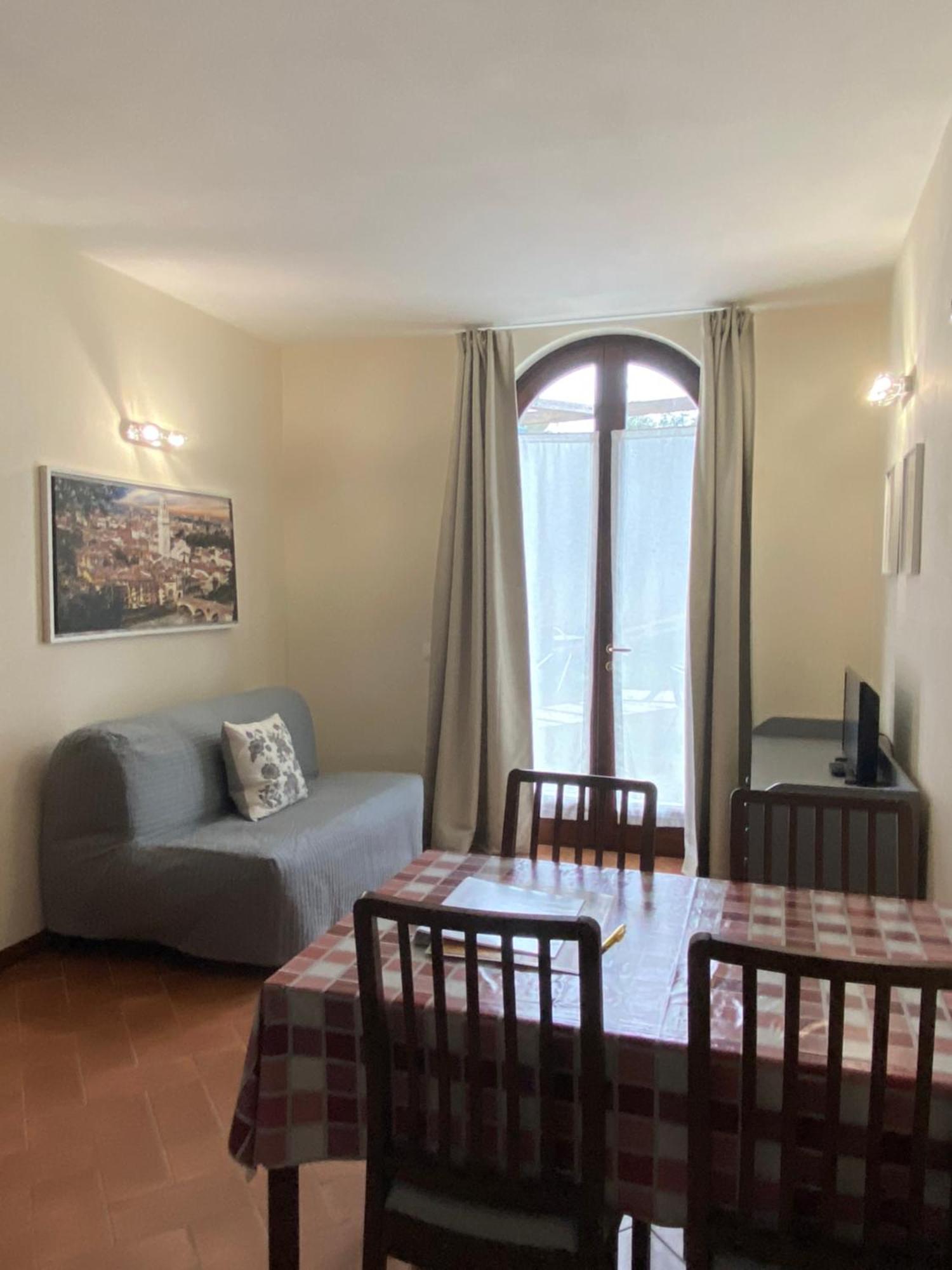 Ferienwohnung Residenza Cipressi E Olivi Verona Exterior foto