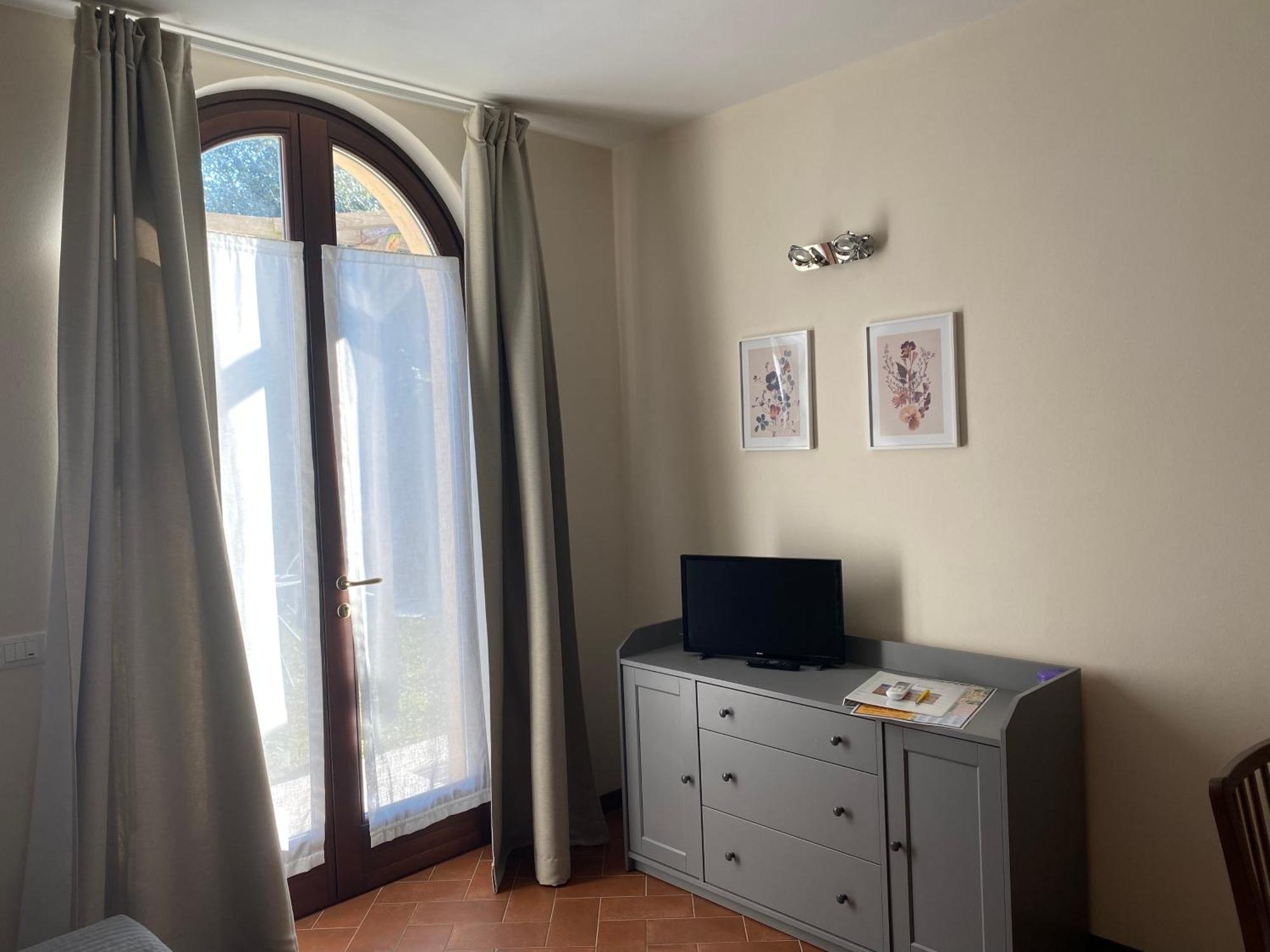Ferienwohnung Residenza Cipressi E Olivi Verona Exterior foto